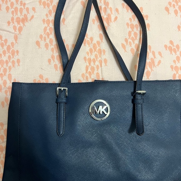 Authentic Michael Kors Purse - Picture 3 of 12